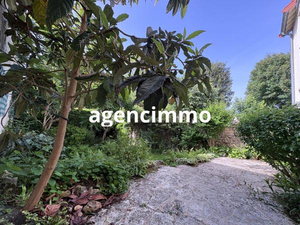 À vendre - Maison individuelle, 8 pièces située à Bagneux (92220)