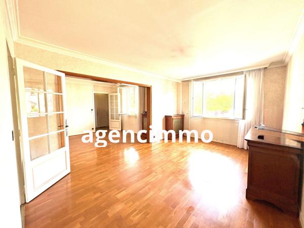 À vendre - Maison individuelle, 8 pièces située à Bagneux (92220)