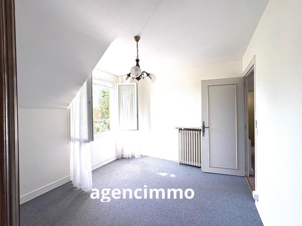 À vendre - Maison individuelle, 8 pièces située à Bagneux (92220)