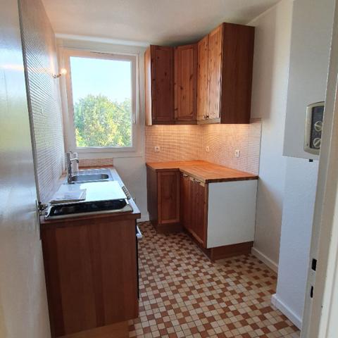 JOINVILLE-LE-PONT-A LOUER 3 PIECE(S) 65M²