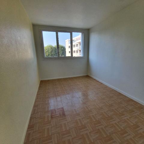 JOINVILLE-LE-PONT-A LOUER 3 PIECE(S) 65M²