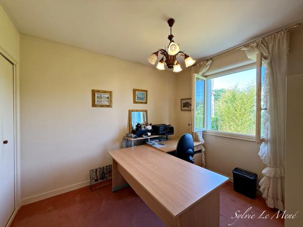 À vendre – Maison familiale lumineuse de 245 m² sur terrain clos de 1000 m², dans quartier résidentiel prisé de PONTIVY