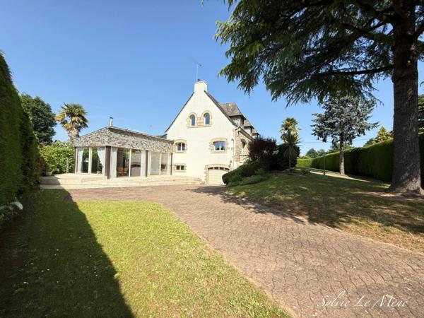 À vendre – Maison familiale lumineuse de 245 m² sur terrain clos de 1000 m², dans quartier résidentiel prisé de PONTIVY