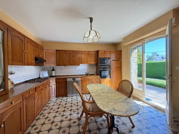 À vendre – Maison familiale lumineuse de 245 m² sur terrain clos de 1000 m², dans quartier résidentiel prisé de PONTIVY