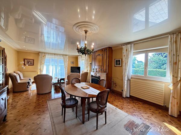 À vendre – Maison familiale lumineuse de 245 m² sur terrain clos de 1000 m², dans quartier résidentiel prisé de PONTIVY