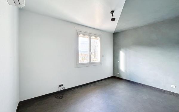 Maison à vendre    4 pièces •  Riom