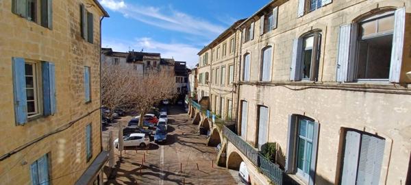 RARE : PLATEAU A RENOVER AU 3 ème Etage dans le Centre SOMMIERES (30)