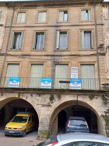 RARE : PLATEAU A RENOVER AU 3 ème Etage dans le Centre SOMMIERES (30)