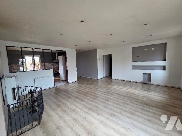 YVETOT, 5mn plein pied d'~ 91m² sur un terrain d'~ 800m², trois chambres, garage.