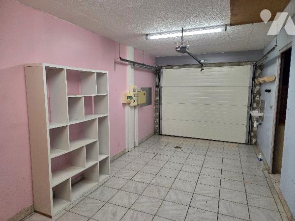 YVETOT, 5mn plein pied d'~ 91m² sur un terrain d'~ 800m², trois chambres, garage.