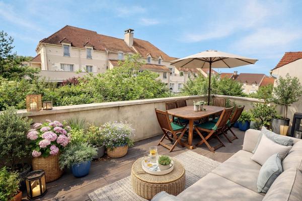 CHAMBOURCY - DUPLEX sur terrasse - 84m² environ.