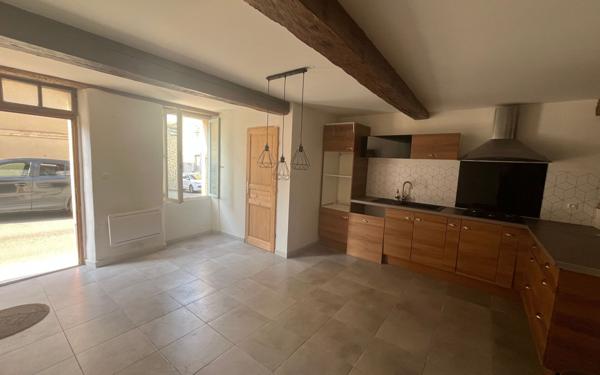 Maison à vendre    3 pièces •  Beaumont-de-Lomagne