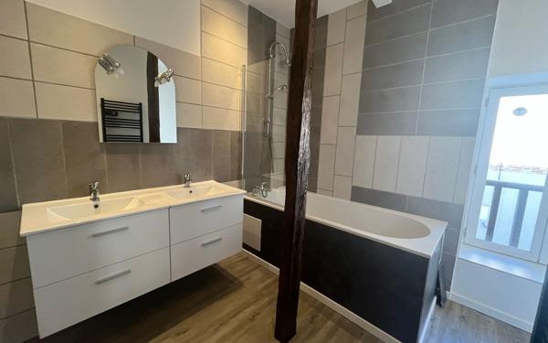 Maison à vendre    3 pièces •  Beaumont-de-Lomagne