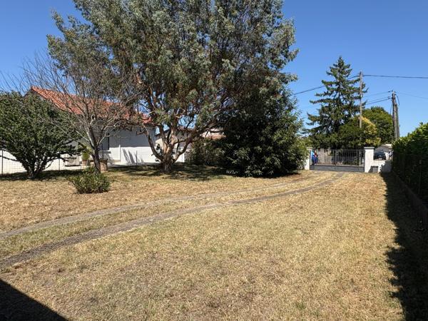 Terrain à bâtir 478 m2 viabilisé et libre de constructeur