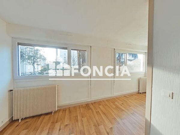 Location Studio 32.7 m² - 16 ALLEE DU CLOS FLEURI Orleans 45000