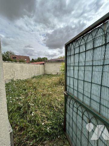 maison individuelle avec jardin et garage