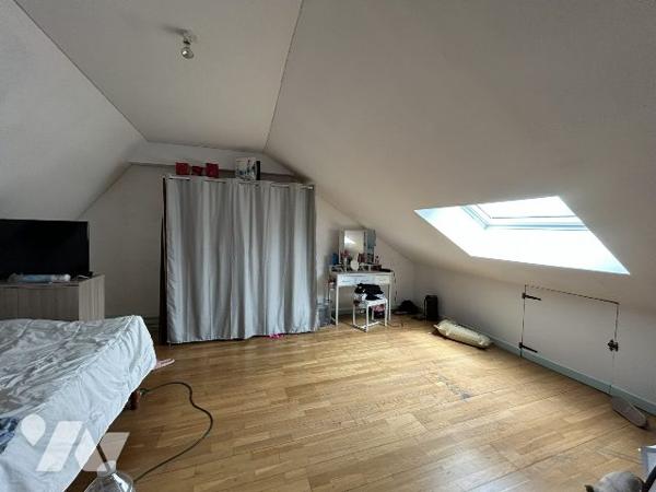maison individuelle avec jardin et garage