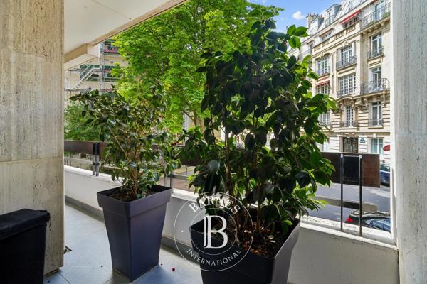 Paris 16ème, Appartement 1 Chambre -  54 m² à vendre