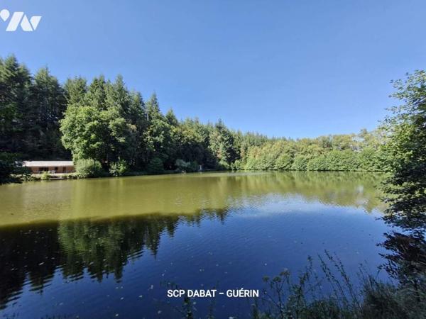 Maison d'habitation avec étangs