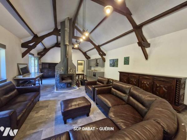 Maison d'habitation avec étangs