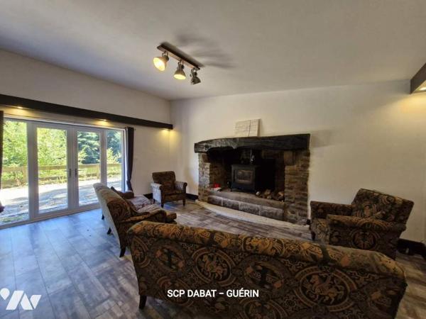 Maison d'habitation avec étangs