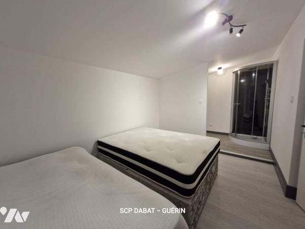 Maison d'habitation avec étangs