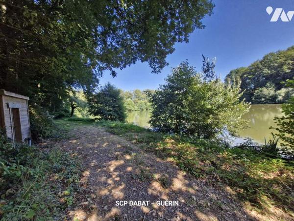 Maison d'habitation avec étangs