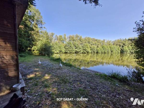 Maison d'habitation avec étangs