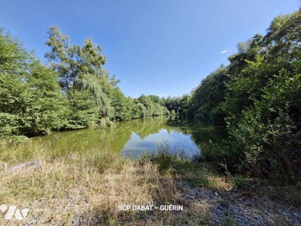 Maison d'habitation avec étangs