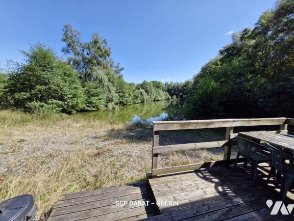 Maison d'habitation avec étangs