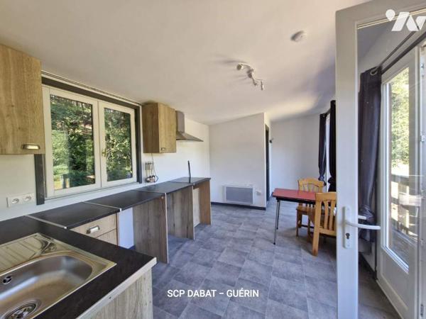 Maison d'habitation avec étangs