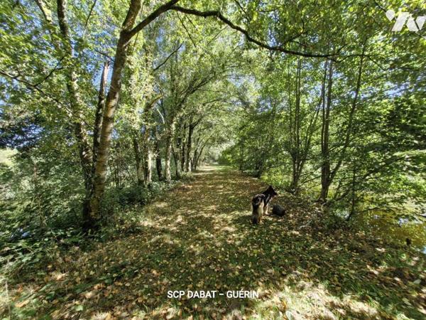 Maison d'habitation avec étangs