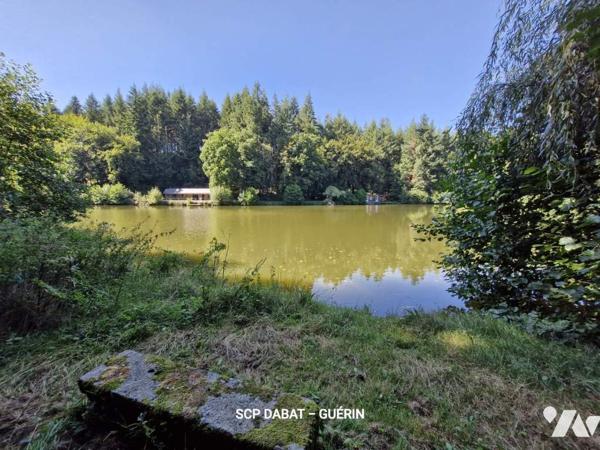 Maison d'habitation avec étangs