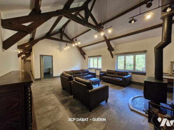 Maison d'habitation avec étangs