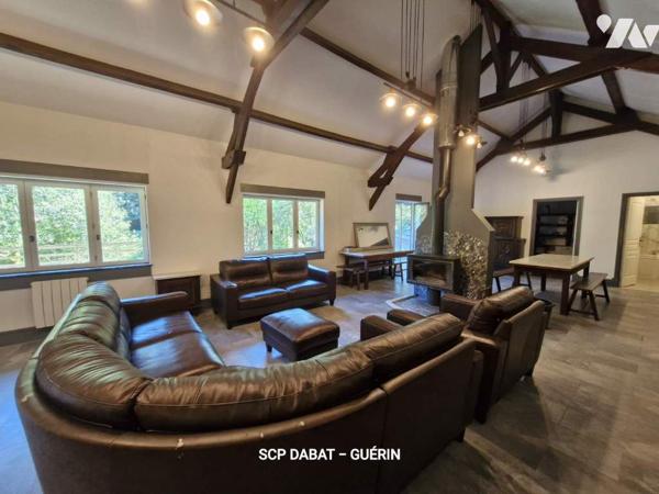 Maison d'habitation avec étangs