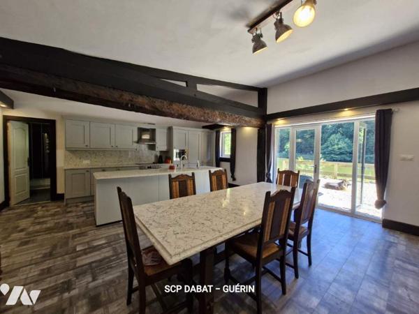 Maison d'habitation avec étangs