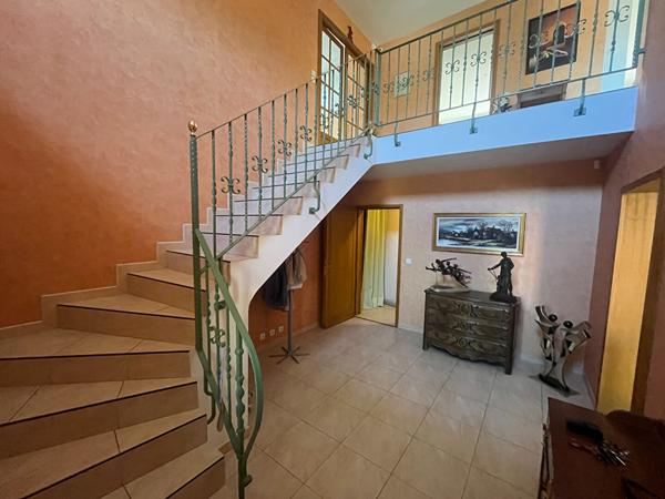 Maison 7 pièces 243 m2