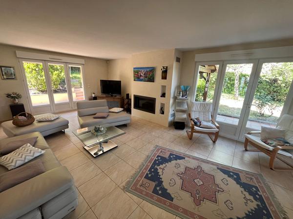 Maison 7 pièces 243 m2
