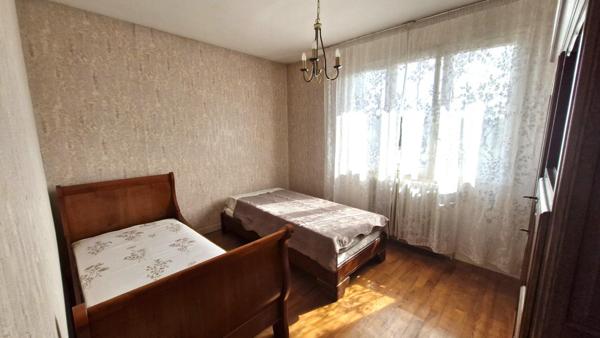 Maison fort potentiel , jolie Parcelle