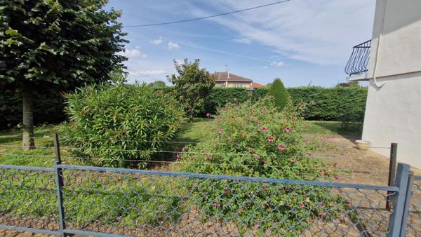 Maison fort potentiel , jolie Parcelle