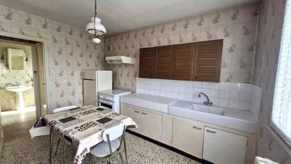 Maison fort potentiel , jolie Parcelle