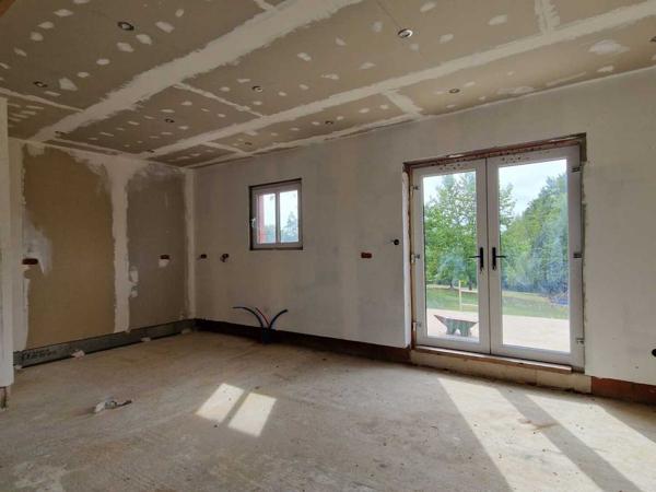 Maison contemporaine - Les eyzies Maison perigordine à terminer , 170m2 prévus et terrain de 2310m2