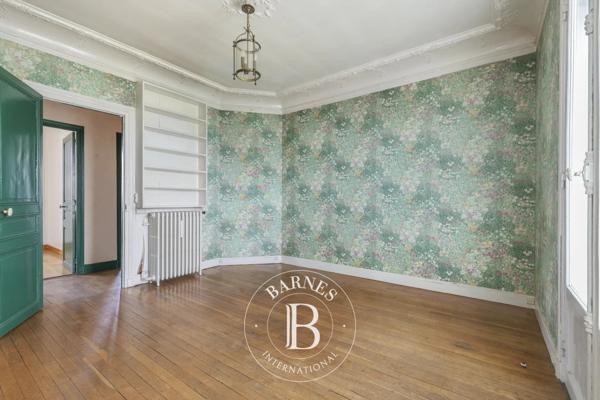 Saint-Cloud, Maison 8 Chambres -  277 m² à vendre