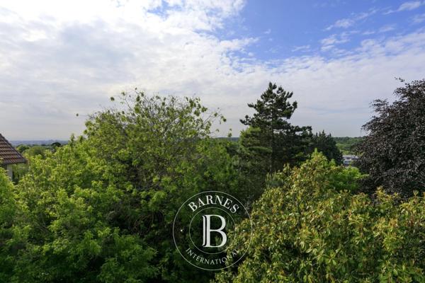 Saint-Cloud, Maison 8 Chambres -  277 m² à vendre