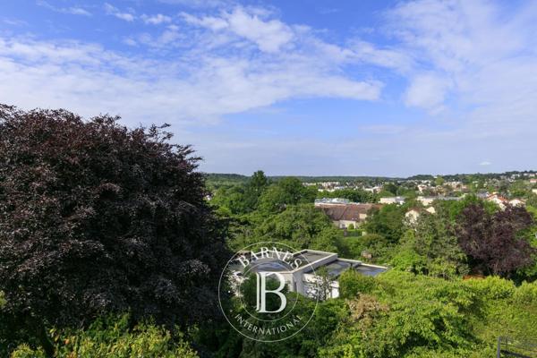 Saint-Cloud, Maison 8 Chambres -  277 m² à vendre
