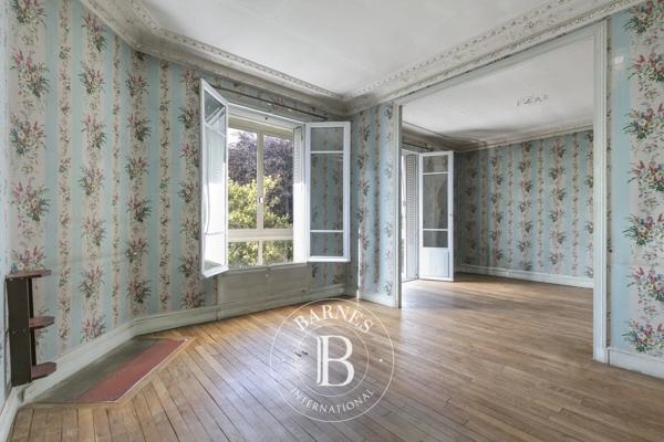 Saint-Cloud, Maison 8 Chambres -  277 m² à vendre