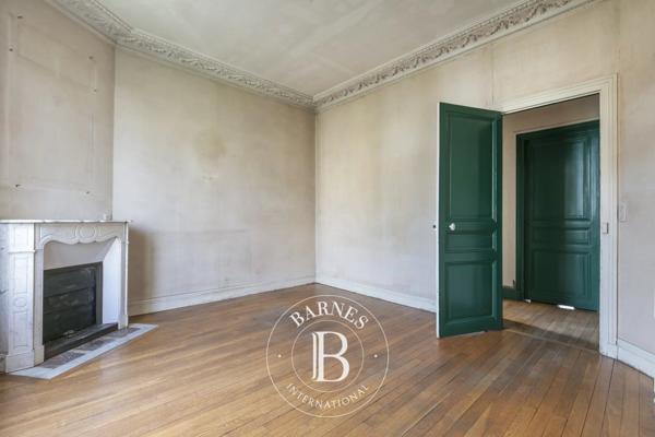 Saint-Cloud, Maison 8 Chambres -  277 m² à vendre