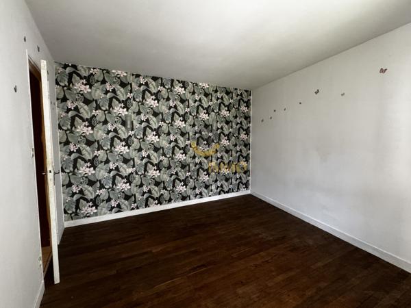 Maison familiale 6 pièces avec grand terrain arboré, dépendances et 4 chambres