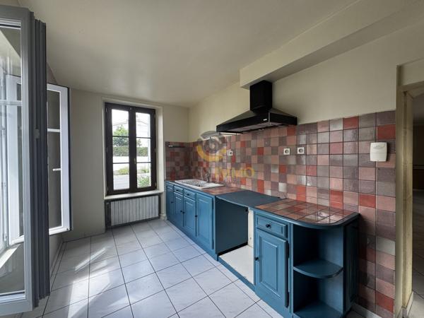Maison familiale 6 pièces avec grand terrain arboré, dépendances et 4 chambres