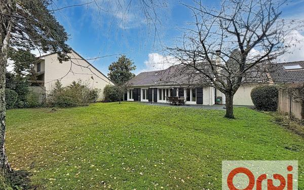 Maison à vendre    7 pièces • 180 m2 Voisins-le-Bretonneux